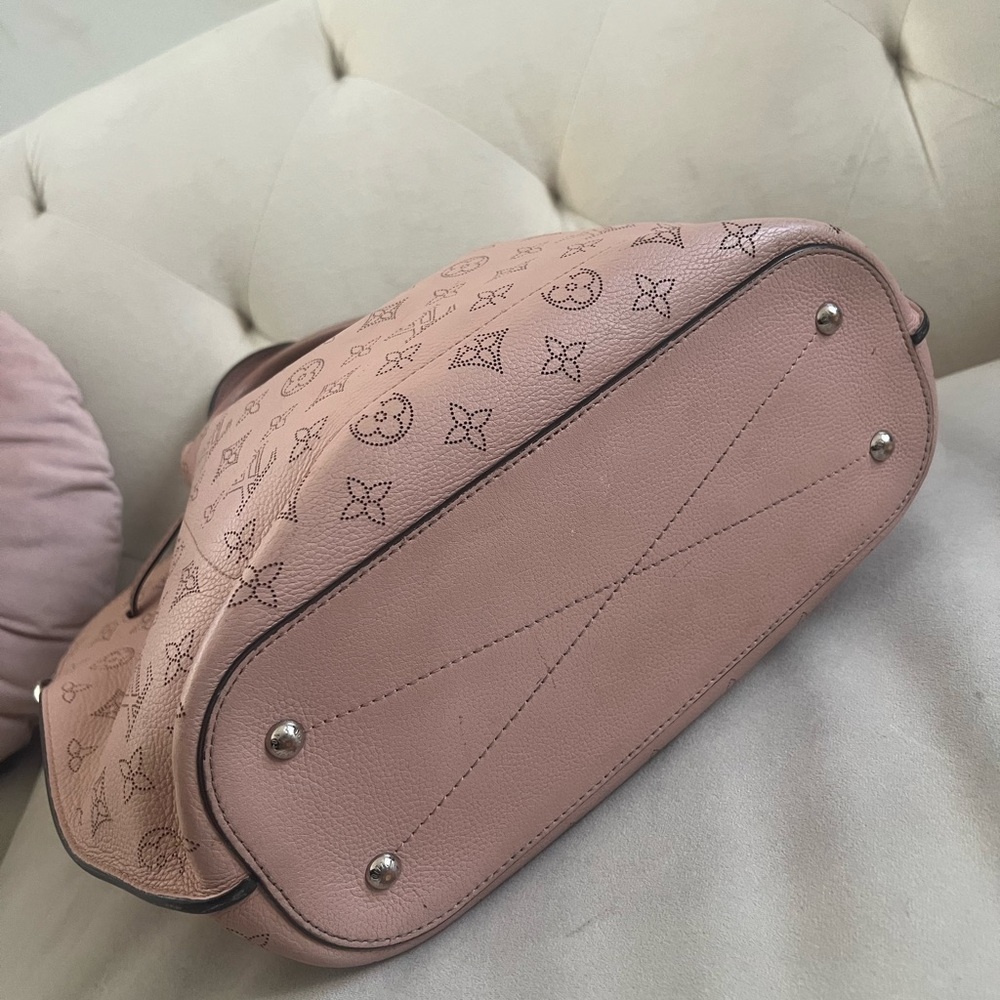 Black Friday deal🔥 Louis Vuitton Mahina Pink Monogram Tote Bag - Picture 5 of 13